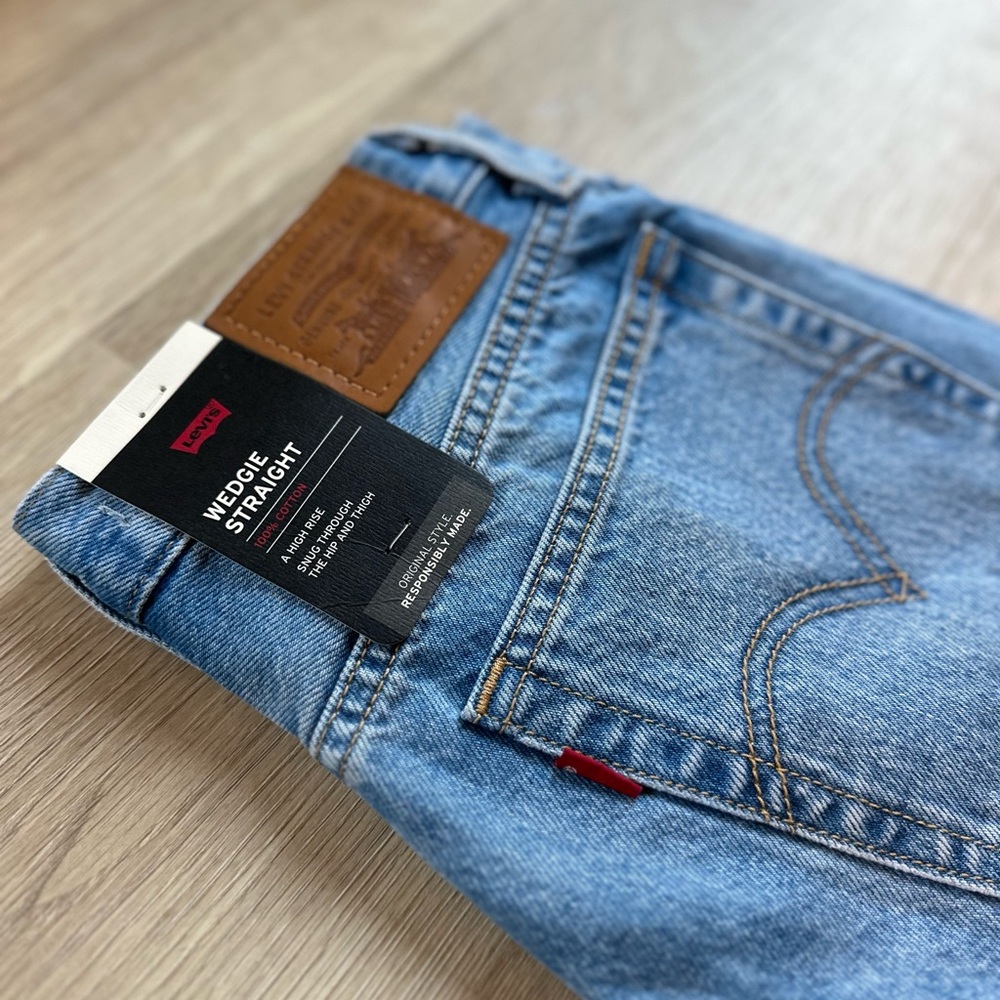 Levi's Premium Wedgie Straight Jeans